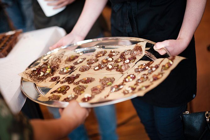 2.5h Belgian Chocolate Pralines Workshop in Brussels - Hot Chocolate Pairing: Why You Taste During the Class
