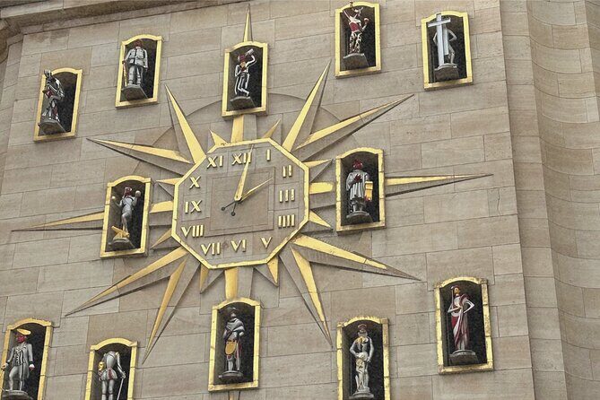 A Self-Guided Tour of Brussels: From Medieval to Modern Times - From Pl. des Palais to the Royal Square: Royal lineage at walking distance