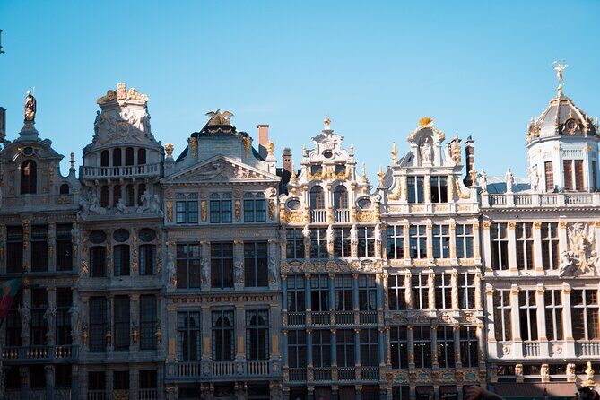 A Self-Guided Tour of Brussels: From Medieval to Modern Times - Galerie de la Reine, Toone puppet theater, and Jeanneke-Pis: Brussels’ playful side