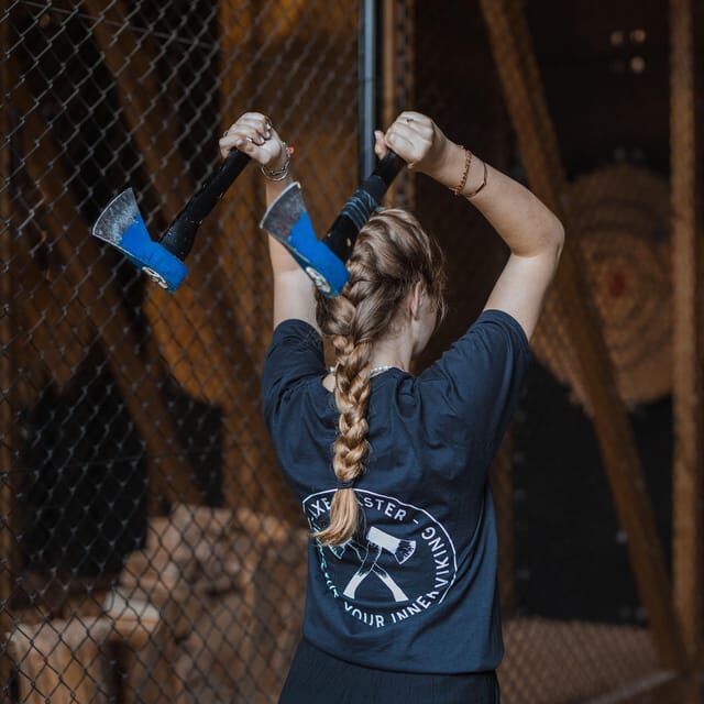 Axe Throwing Experience - Private lanes and target rules: what it means for group sizes