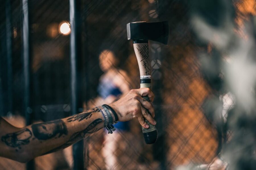 Axe Throwing Experience - Should you book WoodCutter Brussels axe throwing?