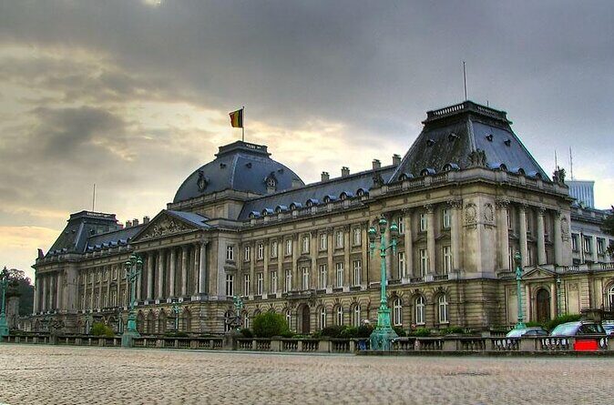 Bright Brussels Highlights BikeTour ENGLISH - Your bike, snacks, and the “don’t run out of energy” plan