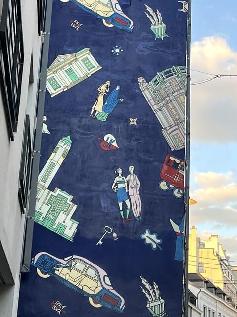 Brussels: 2 hours Private Walking Tour of the Comics Walls - Why Brussels comics murals feel different on foot
