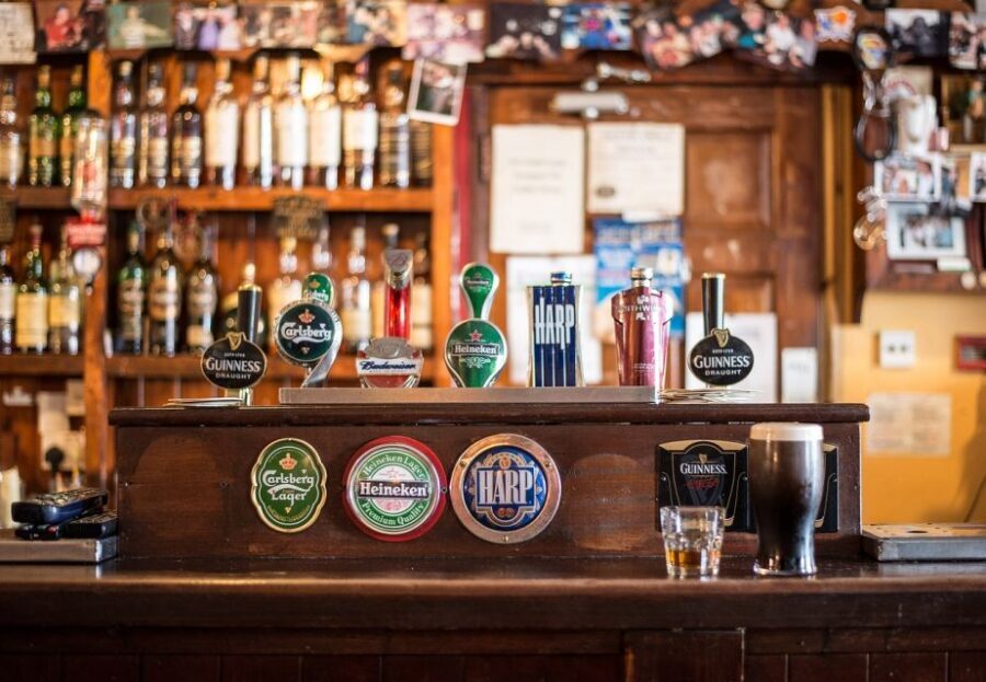 Brussels: Beer Tasting with a Local Guide - Stop One: A Classic Brussels Beer Place for Your First Pour
