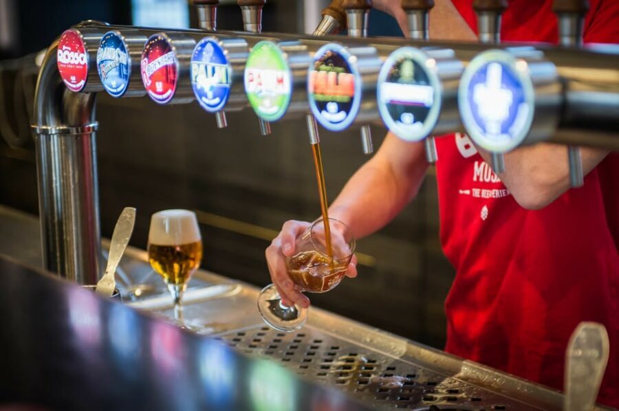 Brussels: Belgian Beer Tasting Tour - Stop 1: L’Imaige Nostre-Dame and the Old-Brussels Atmosphere