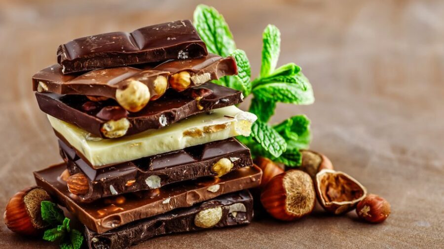 Brussels: Belgian Chocolate Making Workshop with Tastings - Making your own chocolates: bar, mendiants, and truffles