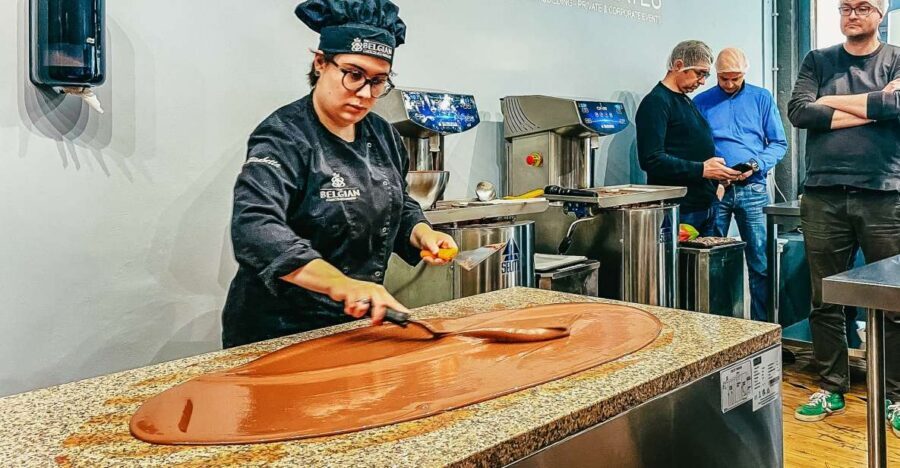 Brussels: Belgian Chocolate Making Workshop with Tastings - Check-in at Place de la Justice and the short walk to the centre