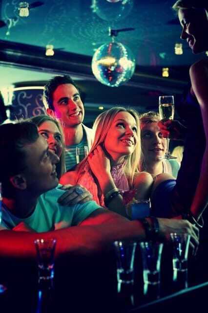 Brussels: BXL Pub Crawl Guided Tour - Stop 1 and Stop 2-5: How the 50-Minute Bar Rhythm Works