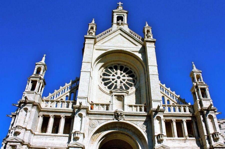 Brussels: Chocolate Workshop and Guided Walking Tour - Finding the tour at Grand-Place 23 (and why timing matters)