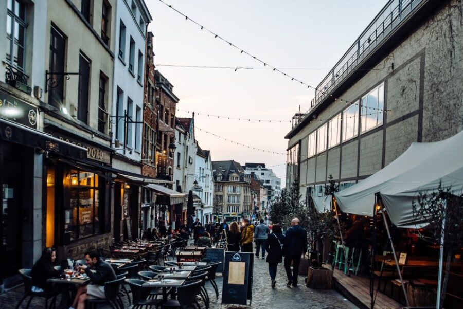 Brussels Comics & Street Art: Private Walking Tour - Hors-série: first editions and comic-book style prestige