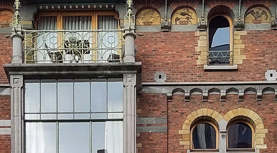 Brussels: Fall and Rise of Art-Nouveau Guided Tour - Reading the Streets of Saint-Gilles and Ixelles Like a Local
