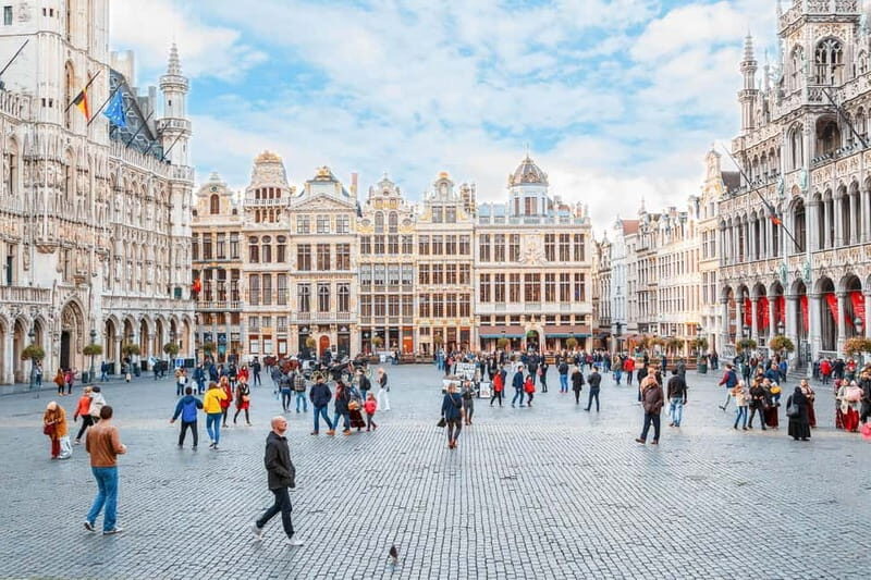 Brussels: Highlights and Hidden Corners Private Guided Walk - The Old Stock Exchange and the Beer Museum: history you can taste