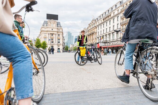 Brussels Highlights & Hidden Gems Bike Tour - Why a 3.5-hour bike route works in Brussels
