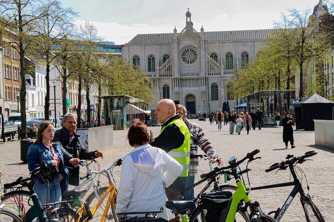 Brussels Highlights & Hidden Gems Bike Tour - Palace Royal area: Royal Park next to the Royal Palace