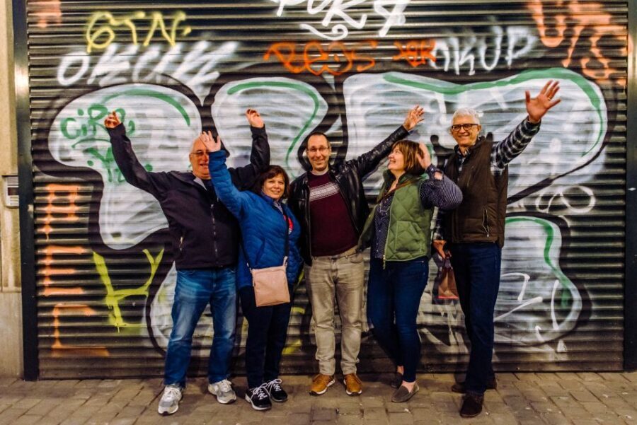 Brussels: Highlights & Hidden Gems Private Walking Tour - Street murals and comic shops: where Brussels tells stories