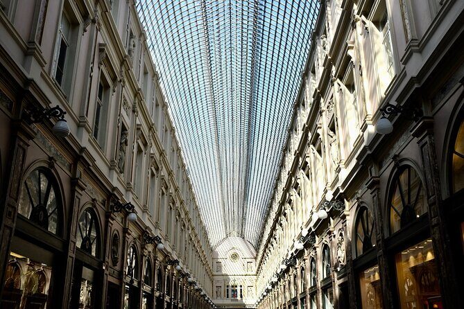 Brussels Highlights Walking and Bus Tour w/ Waffle - Royal Square, Royal Palace district, and the ornate power look