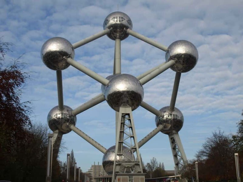 Brussels Highlights: Walking & Bus Tour with Waffle Tasting - Atomium and Heyzel: The Exterior Photo Stop That Saves Time