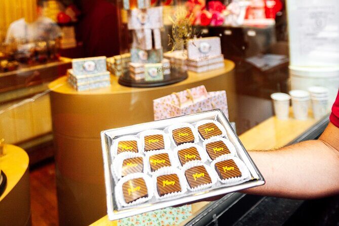 Brussels: Historical Walking Tour with Chocolate & Waffle Tasting - Why this Brussels walking tour is such a solid intro
