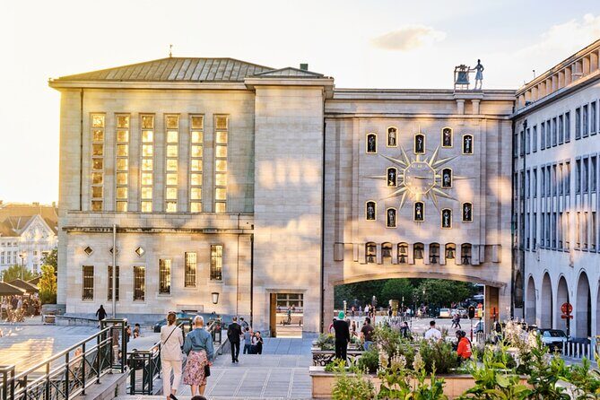 Brussels Old Town & Beer Secrets: Self-Guided Puzzle Walk - Café traditions and craft beer stops: Mort Subite to BrewDog