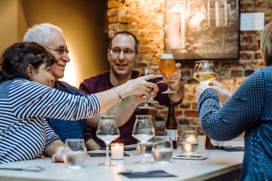 Brussels: Private Beers, Bars, and Live Music Tour by Night - Poechenellekelder for Traditional Pub Energy and Snacks