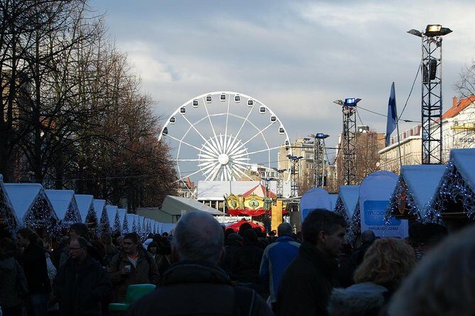 Brussels Private & Personalized Christmas Tour with a Local Guide - Stop 2: Boutique Market Streets and the Craft Behind the Decorations