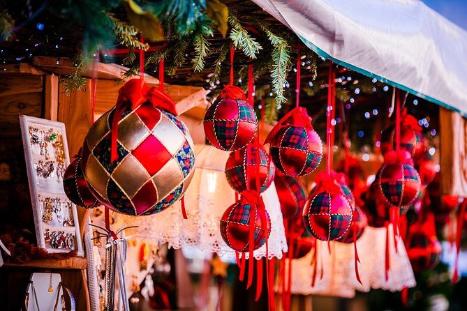 Brussels Private & Personalized Christmas Tour with a Local Guide - Stop 5: Winter Wonderland Square, Treats, and Spiced Mulled Wine