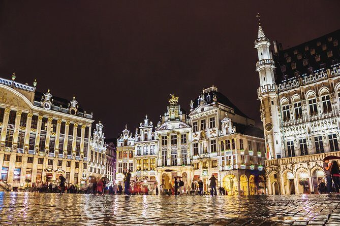 Brussels Private & Personalized Christmas Tour with a Local Guide - Starting at Brussels Town Hall: Where the Holiday Vibe Begins