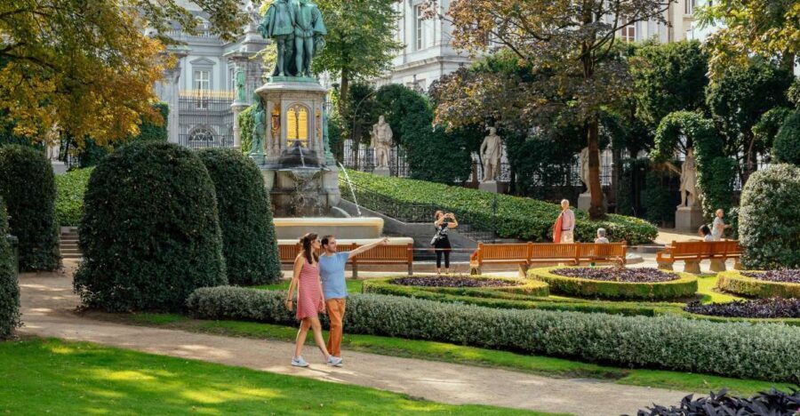 Brussels: Private Tour w/ Locals – Highlights & Hidden Gems - The 3-hour core loop: Grand Place and Royal Palace with context