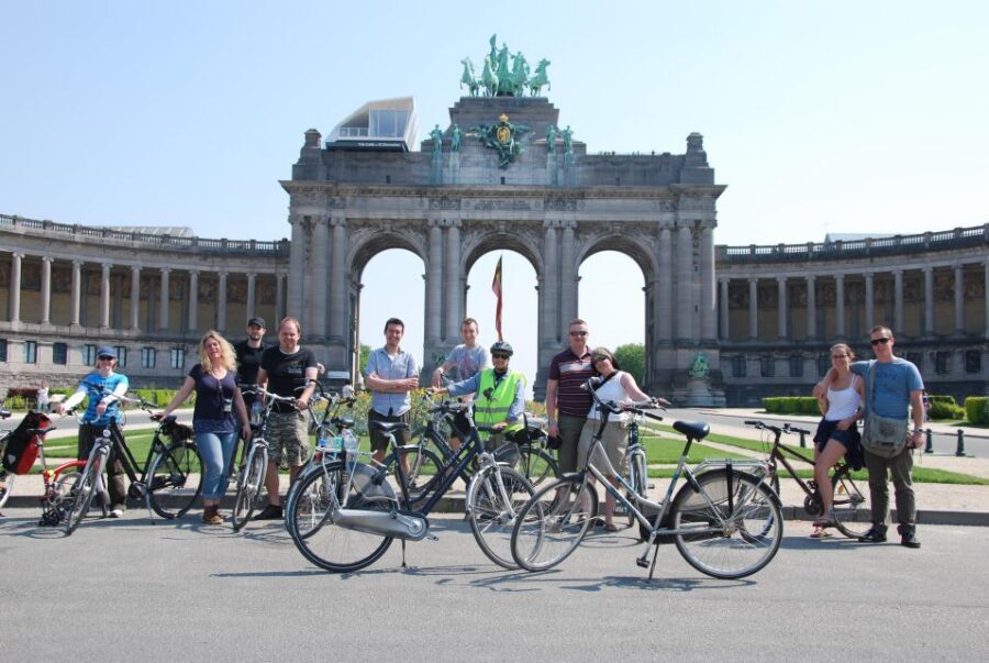 Brussels: Sightseeing Bike Tour - Atomium at a distance: plan your expectations