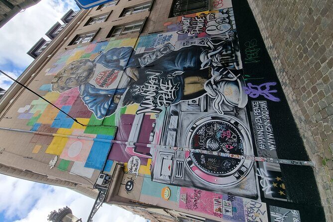 Brussels through its comics murals - Mural Stops and City Details: More Than Just Looking Up
