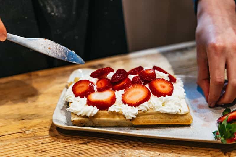 Brussels: Waffle Making Workshop - All You Can Eat - Where You Meet: Voldersstraat 30 Near Manneken Pis