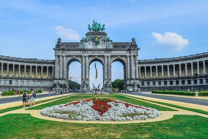 Brussels Walking Tour: Explore Top Sights & Hidden Gems - Palais Royal de Bruxelles: Monarchy in Plain View