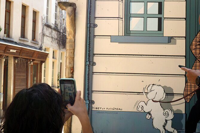Comic Book Tour in Brussels - Rue Terre-Neuve and the Tintin inspiration behind the façade