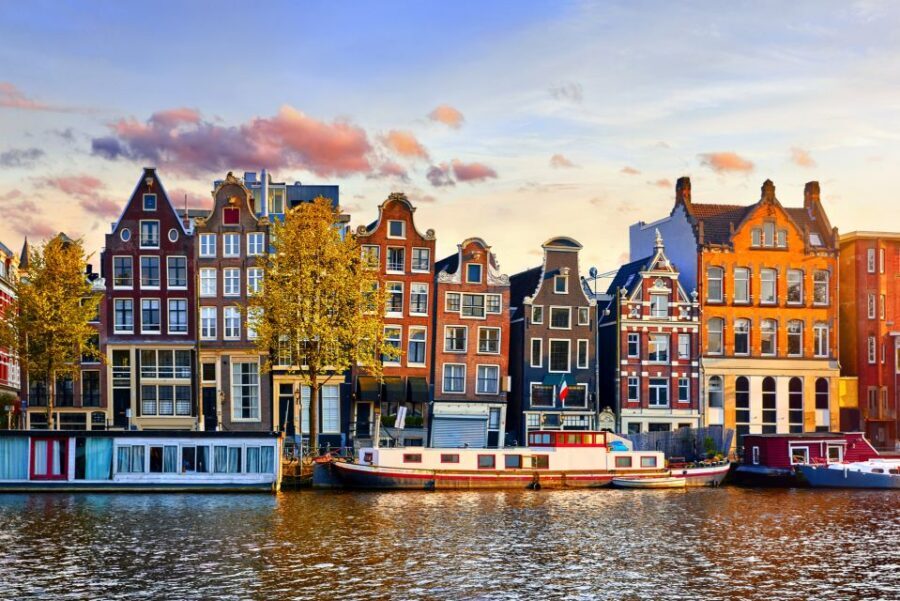 From Brussels: Day Trip to Amsterdam with Canal Boat Cruise - Key moments that make this day trip work