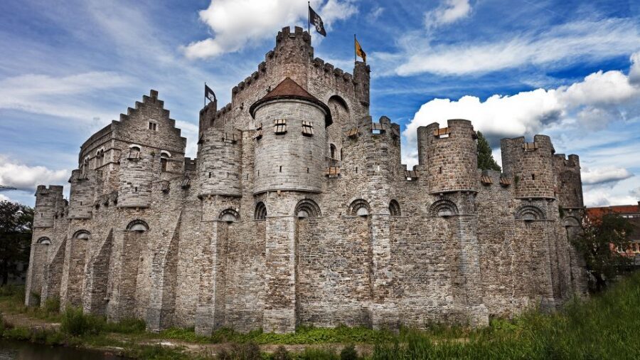 From Brussels: Full-Day Antwerp and Ghent Guided Tour - Who guides make or break this day