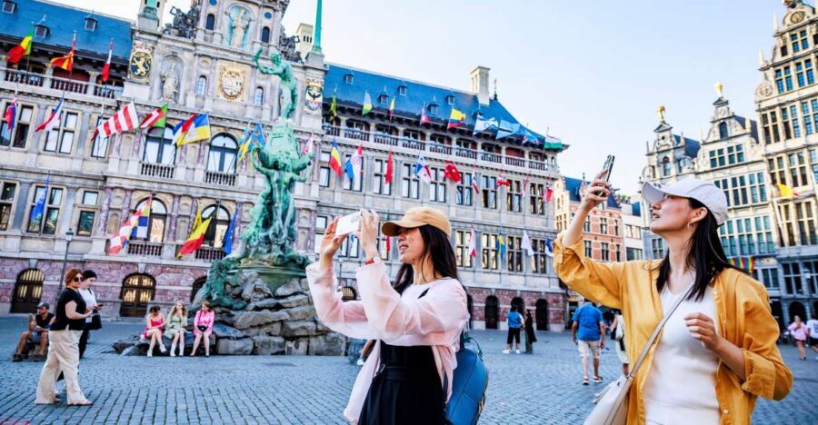 From Brussels: Guided Antwerp City Tour - Brussels to Antwerp: a coach day that stays organized