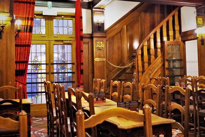 Marc's Brussels Beer Tasting Tour - Jeanneken Pis to Delerium Monasterium: playful icons, big beer scale
