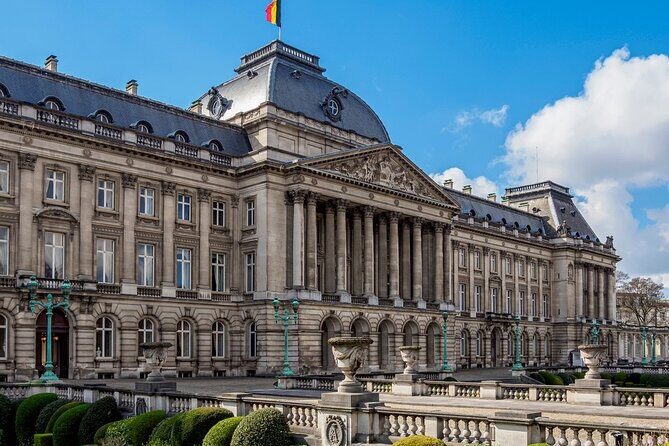 Private Historical Tour: Highlights of Brussels - Comics in Brussels: Tintin, the Smurfs, and Why Art Belongs on the Streets
