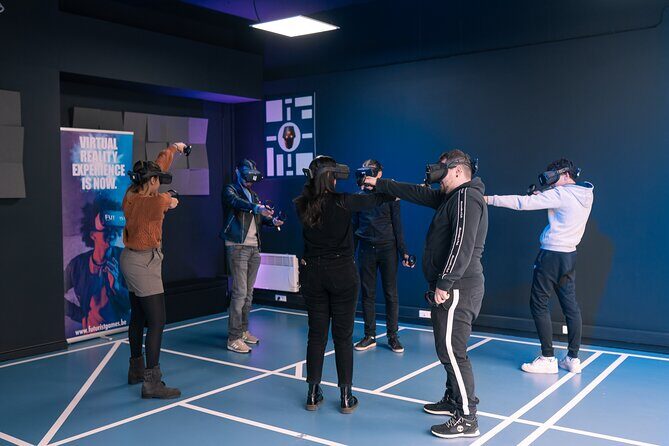 Virtual reality adventure in Brussels in Virtual Zone - Staff support and controller basics (the difference-maker)