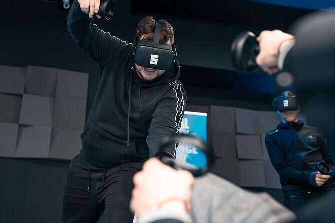Virtual reality adventure in Brussels in Virtual Zone - Co-op versus versus mode: best ways to plan your group dynamic